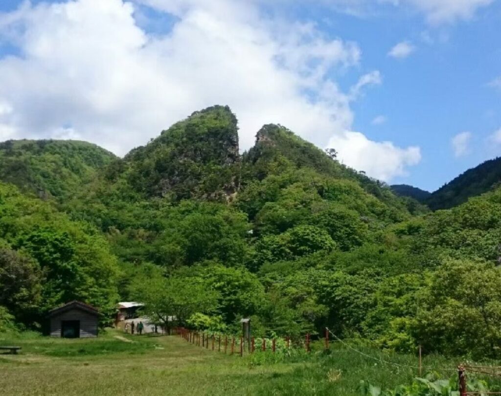 金山 道遊の割戸