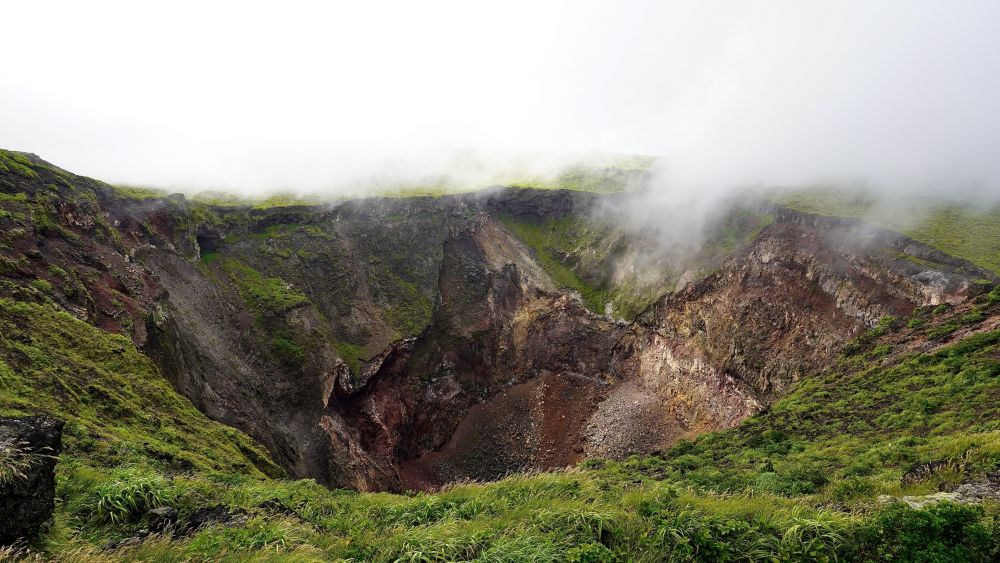 伊豆大島 三原山火口