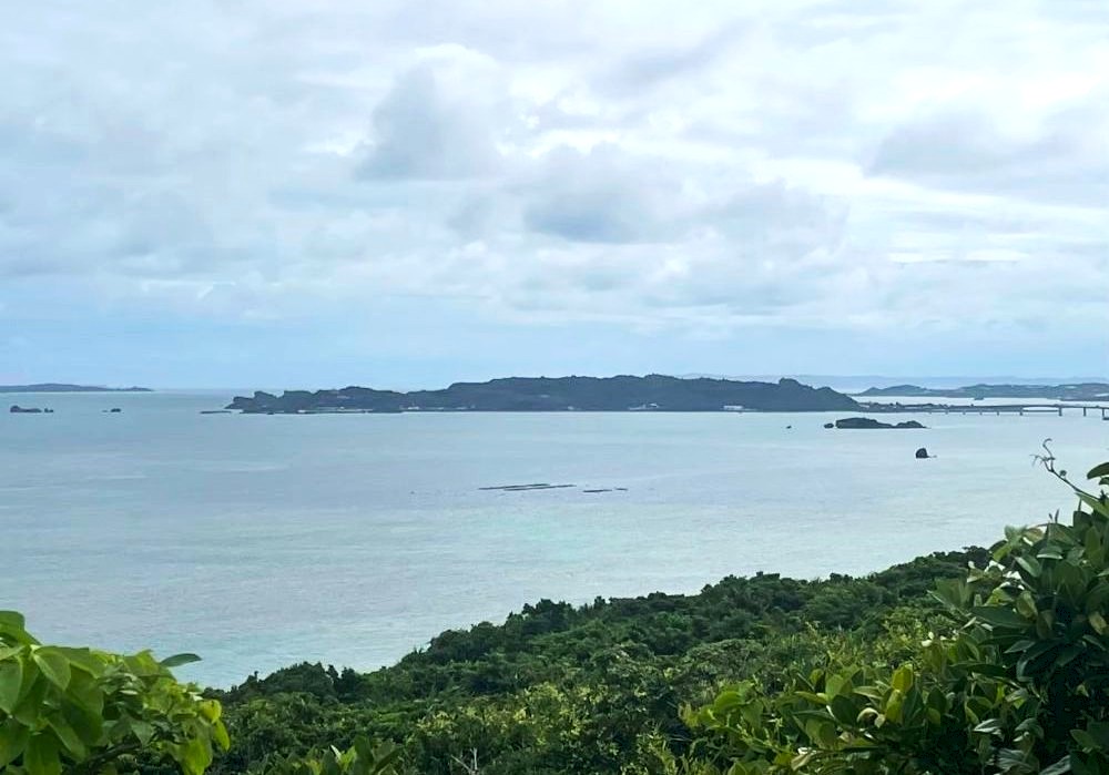 宮城島から望む浜比嘉島