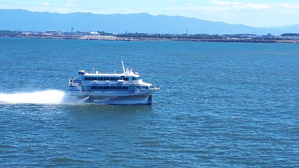 佐渡汽船のジェットフォイル