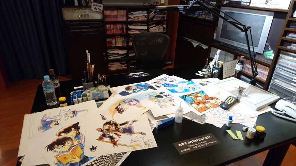 青山剛昌ふるさと館 書斎の再現