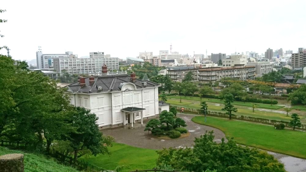 鳥取城「仁風閣」と街並み