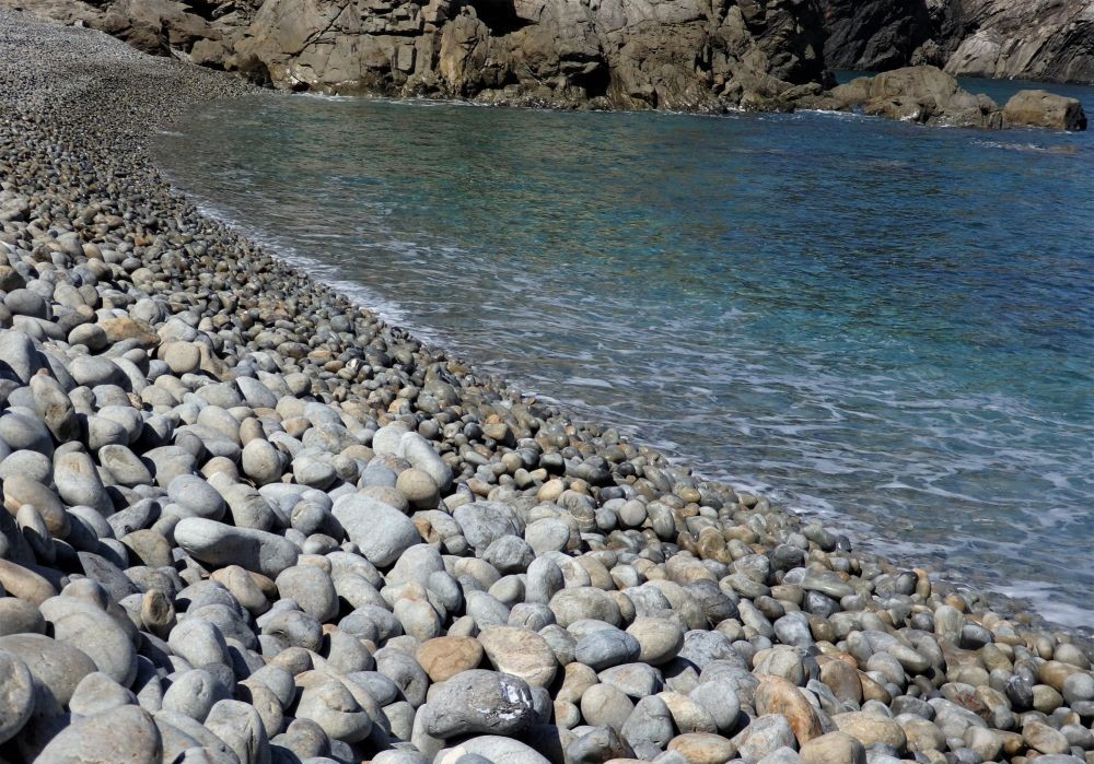 ホノホシ海岸 丸い石と美しい海