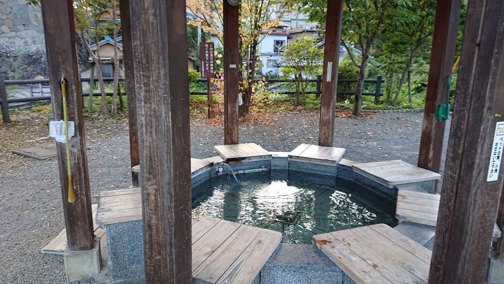 別所温泉足湯「ななくり」