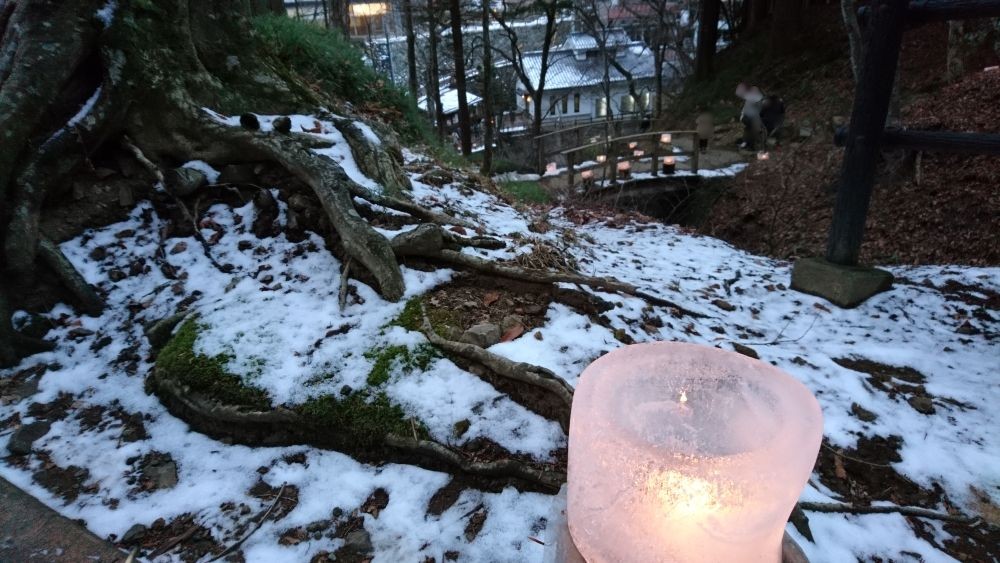 鹿教湯温泉 氷灯ろうと雪景色