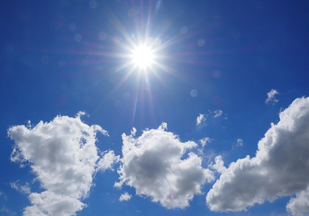 晴れた日の青空