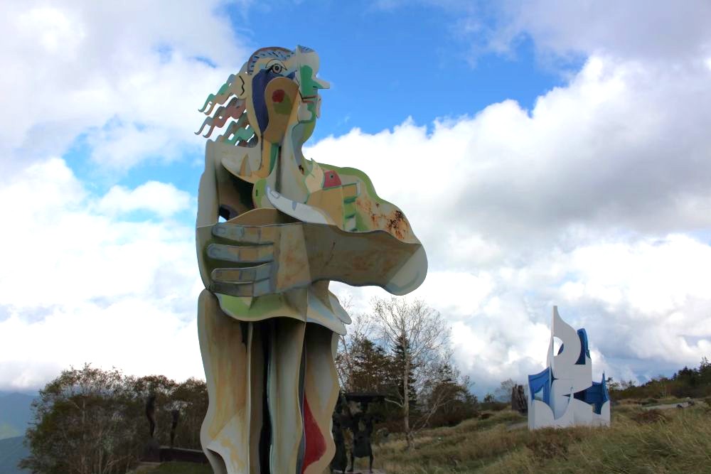 美ヶ原高原美術館『守護者』