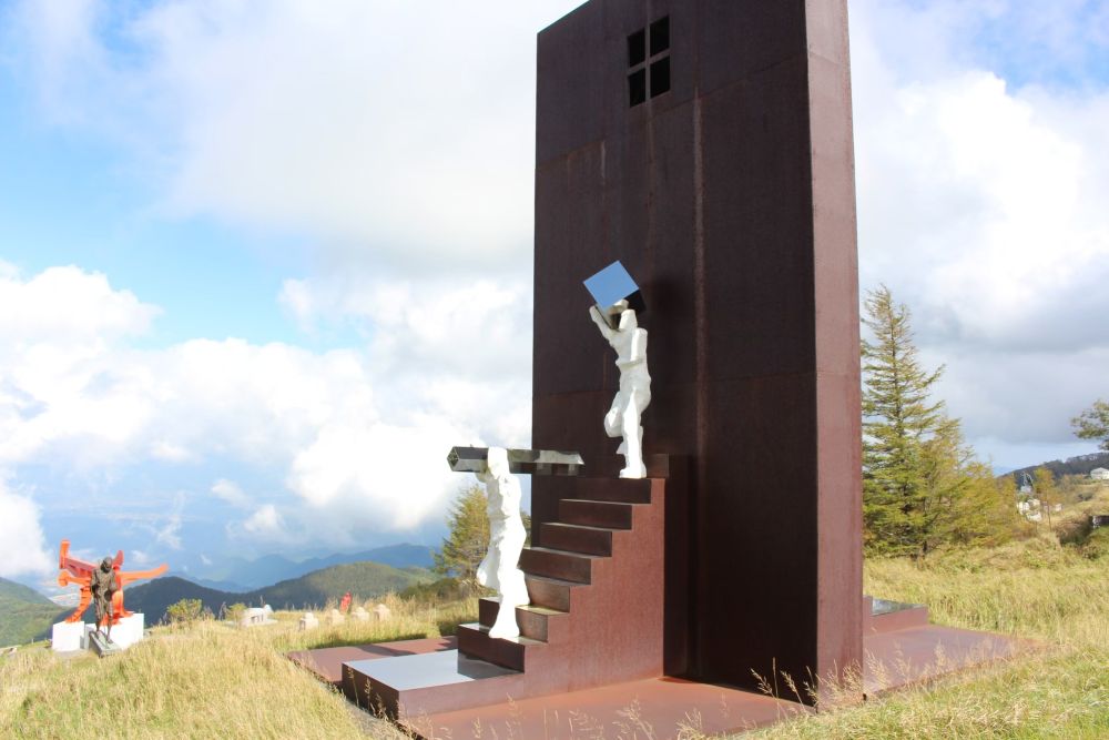 美ヶ原高原美術館『家を創る人々』