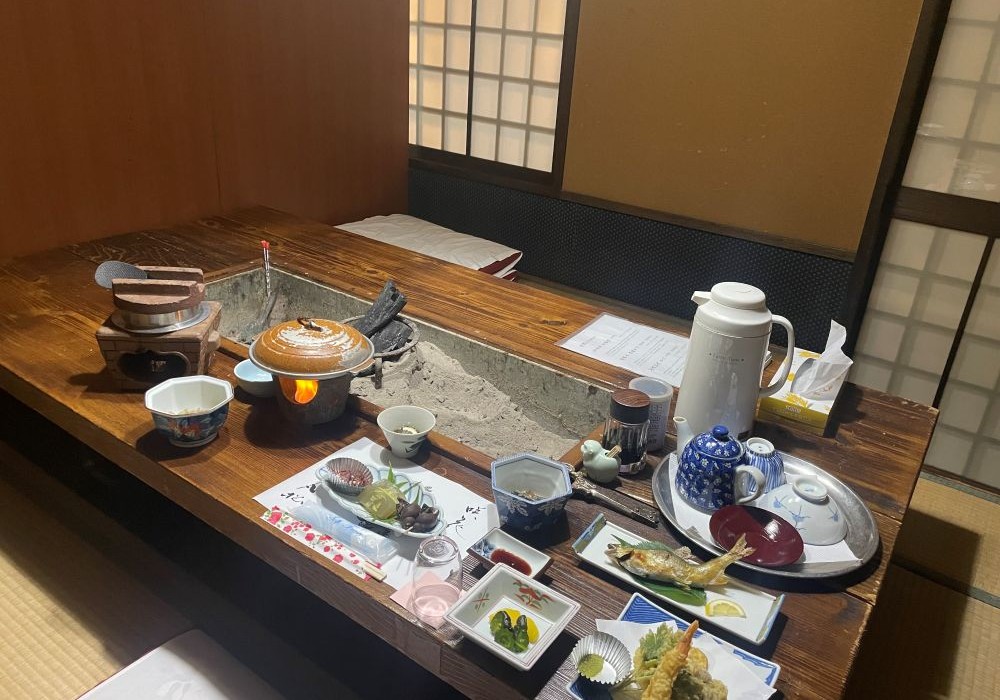 ホテル丸松 囲炉裏個室の食事処