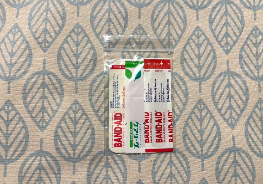 ジップロックに入れた絆創膏