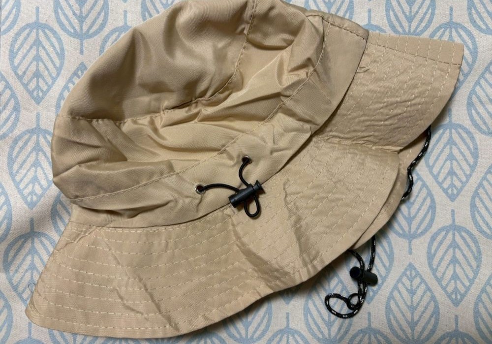 折りたたみ式の帽子