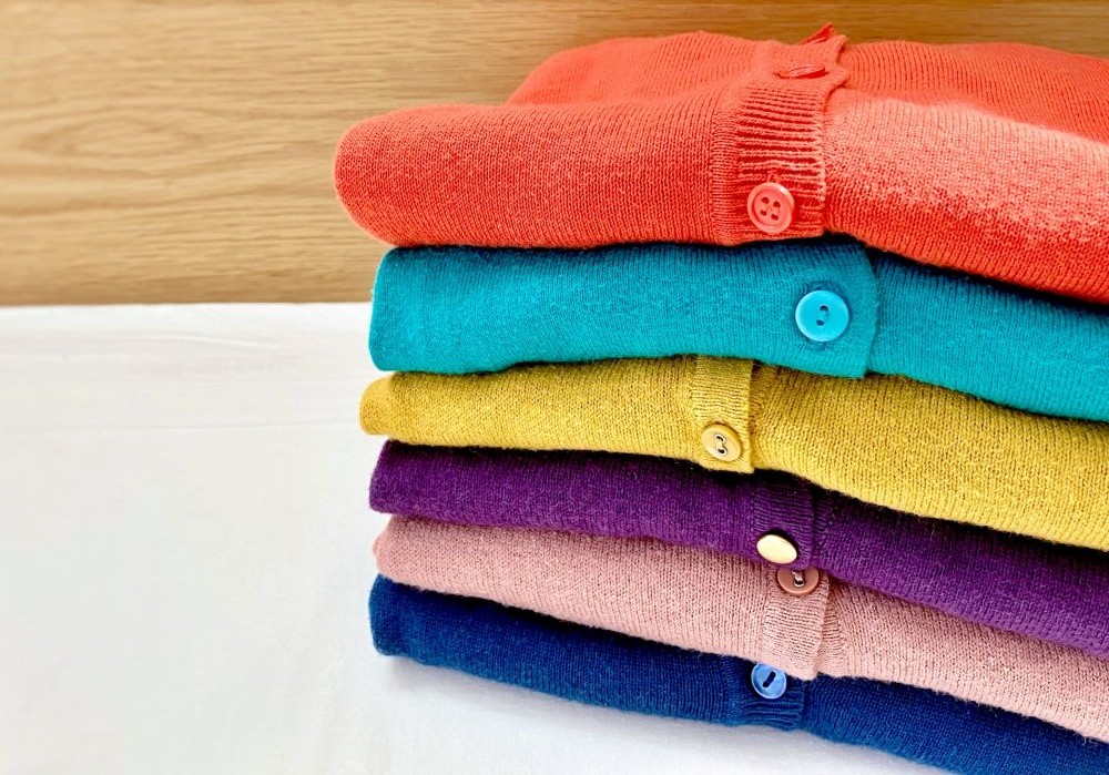 カラフルなカーディガン