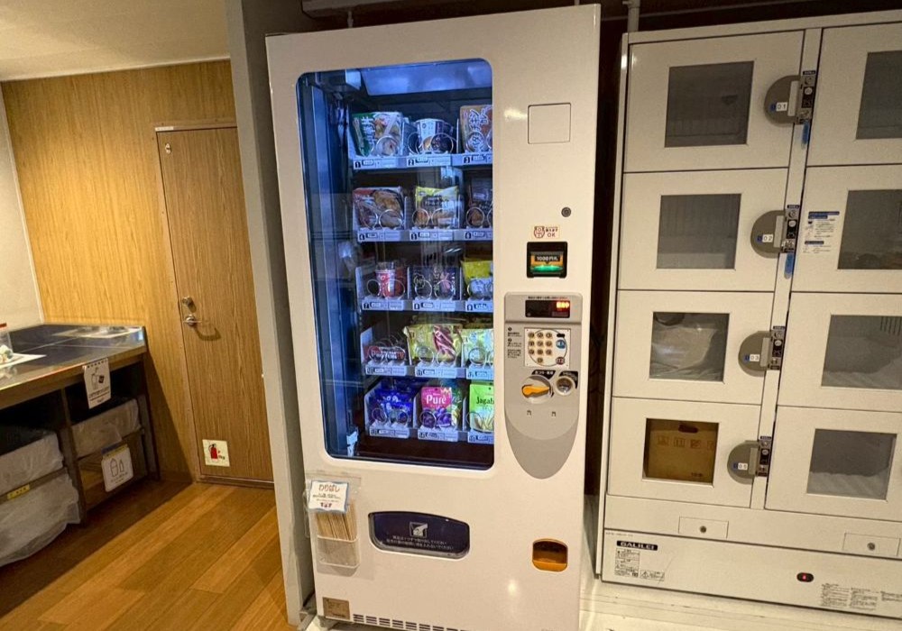 おがさわら丸 軽食の自動販売機