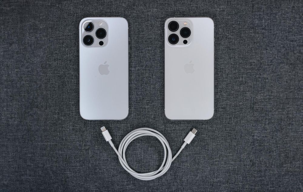 2台のスマートフォン
