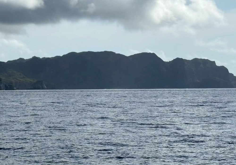 小笠原諸島 曇りで見えにくいハートロック