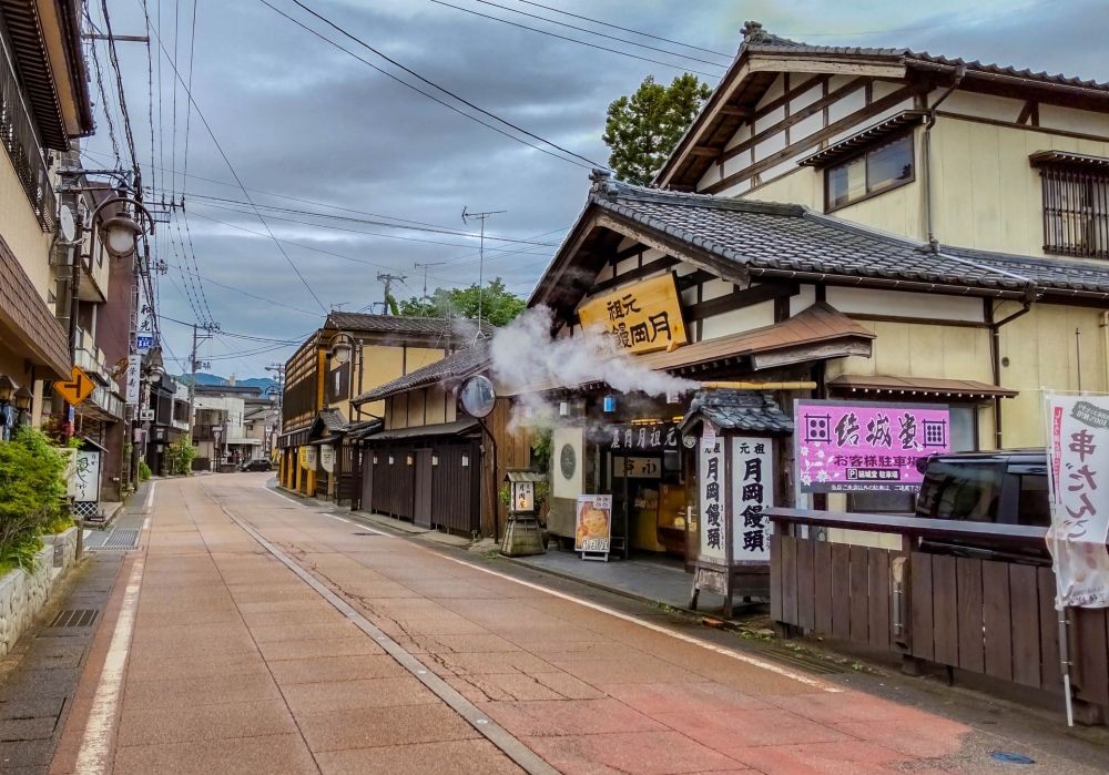 月岡温泉街