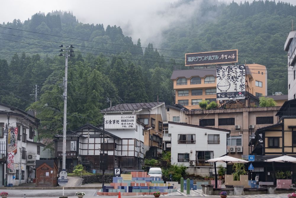 越後湯沢温泉街 越後湯沢駅前