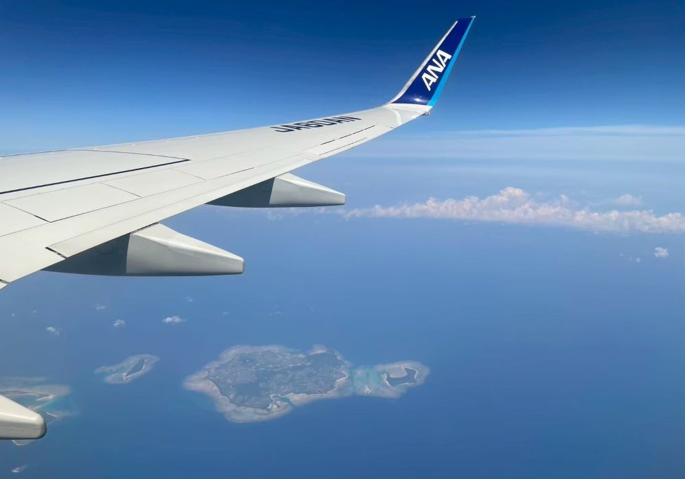 飛行機から見下ろす沖縄の離島