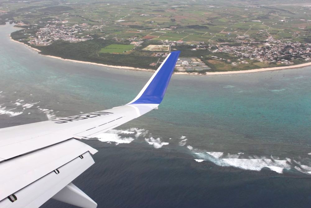 飛行機から見下ろす石垣島